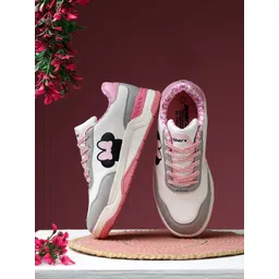 Sparx Women Training or Gym Marking Shoes