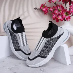 Sports shoes,Running shoes,Trekking Shoes,gym shoes for women Outdoors For Women