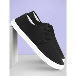 Spotwalk Men Striped Sneakers