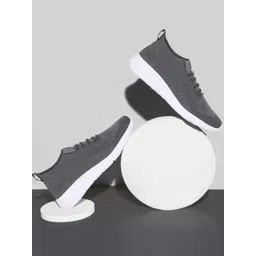 SPRENGE Men Textured Lightweight Slip-On Sneakers