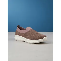 SPRENGE Women Textured Slip-On Sneakers