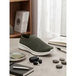SPRENGE Women Textured Slip-On Sneakers