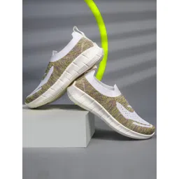 SPRENGE Women Textured Slip-On Sneakers