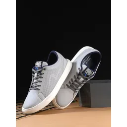 SPYKAR Men Textured Round Toe Sneakers