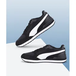ST Runner v4 Mesh Sneakers For Men