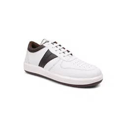 STREETLOOK Men Solid PU Regular Sneakers with Laser Cuts