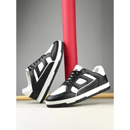 Styli Men Colourblocked Sneakers