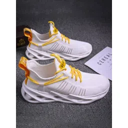 Stylish & Trendy Sneakers For Men