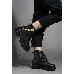 Stylish Trek Boots For Women