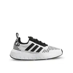 Swift Run 23 Lace-Up Shoes