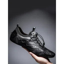 T-Rock Men Perforations Sneakers