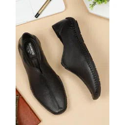 Teakwood Leathers Men Textured Leather Sneakers