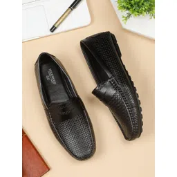 Teakwood Leathers Men Textured Leather Sneakers