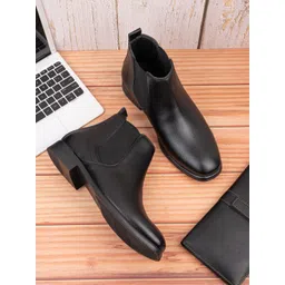 The Roadster Lifestyle Co Block Heeled Chelsea Boots