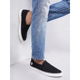 The Roadster Lifestyle Co Everyday Round Toe Casual Sneakers