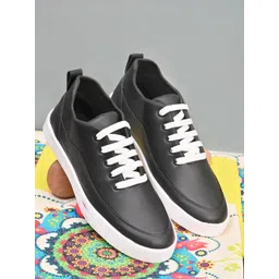 The Roadster Lifestyle Co Men Black Sneakers