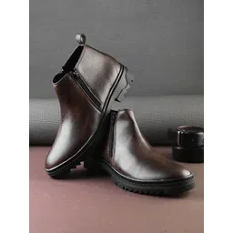 The Roadster Lifestyle Co Men Casual Chelsea Boots