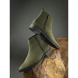 The Roadster Lifestyle Co Men Casual Slim Heel Chelsea Boots