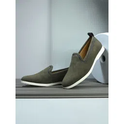 The Roadster Lifestyle Co. Men Casual Slip-On Sneakers
