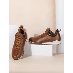 The Roadster Lifestyle Co Men Casual Sneakers