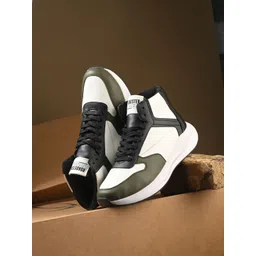 The Roadster Lifestyle Co Men Colorblocked Running Sneakers