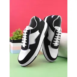 The Roadster Lifestyle Co Men Colourblocked Lightweight Lace Up Casual Sneakers