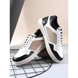 The Roadster Lifestyle Co Men Colourblocked Round Toe Lightweight Lace-Ups Sneakers