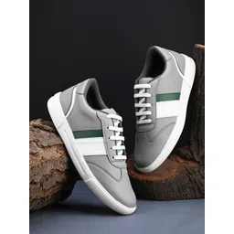 The Roadster Lifestyle Co. Men Grey Lightweight Comfort Insole Contrast Sole Sneakers