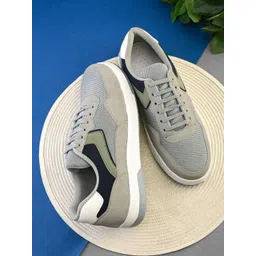 The Roadster Lifestyle Co Men Lightweight Lace Up Casual Sneakers