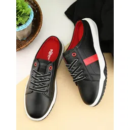 The Roadster Lifestyle Co Men Lightweight Sneakers