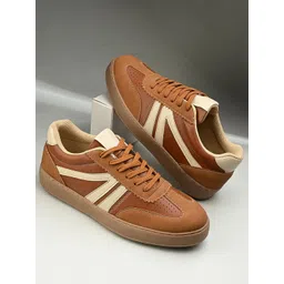 The Roadster Lifestyle Co Men Lightweight Sneakers