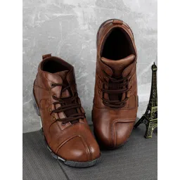 The Roadster Lifestyle Co Men Mid-Top Casual Boots