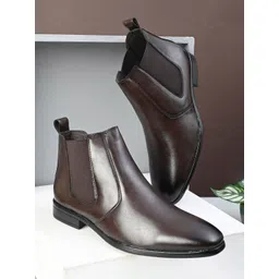 The Roadster Lifestyle Co Men Non Slip Flat Sole Chelsea Boots