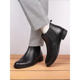 The Roadster Lifestyle Co Men Round Toe Block Heeled Chelsea Boots