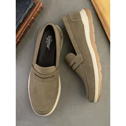 The Roadster Lifestyle Co Men Round-Toe Casual Moccasins