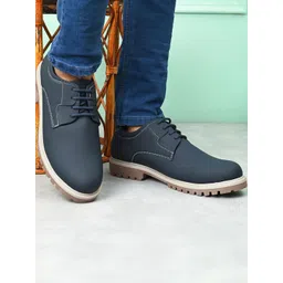 The Roadster Lifestyle Co Men Round Toe Lace-Ups Sneakers