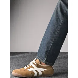 The Roadster Lifestyle Co Men Round Toe Lace-Ups Sneakers