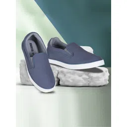 The Roadster Lifestyle Co Men Slip-On Sneakers