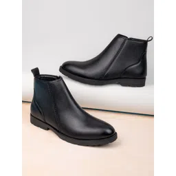 The Roadster Lifestyle Co. Men Solid Chelsea Boots
