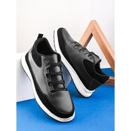 The Roadster Lifestyle Co Men Streetwear Comfortable Lace up Sneakers