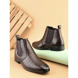 The Roadster Lifestyle Co Men Textured Chelsea Slip On Boots