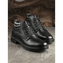 The Roadster Lifestyle Co Men Textured Leather Lace-Up Boots