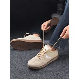 The Roadster Lifestyle Co Men Textured Round Toe Lace-Ups Sneakers