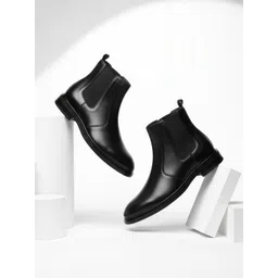 The Roadster Lifestyle Co Men Textured Round Toe Slip-On Chelsea Boots