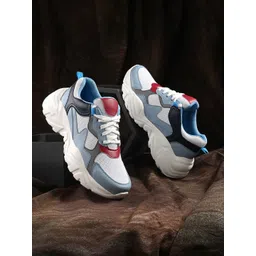 The Roadster Lifestyle Co. Men White & Blue Colourblocked Lightweight Sneakers