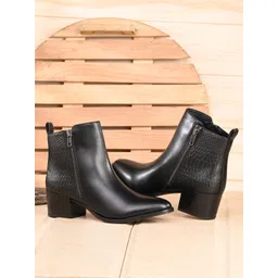 The Roadster Lifestyle Co Women Block-Heeled Casual Boots