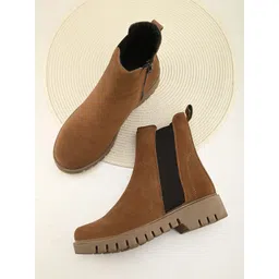 The Roadster Lifestyle Co Women Block Heeled Chelsea Boots