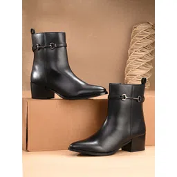 The Roadster Lifestyle Co  Women Block-Heeled Chelsea Boots