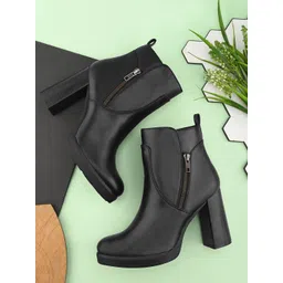 The Roadster Lifestyle Co Women Block Heeled Chelsea Boots