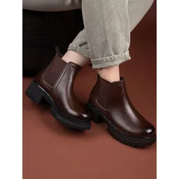 The Roadster Lifestyle Co Women Block-Heeled Chelsea Boots